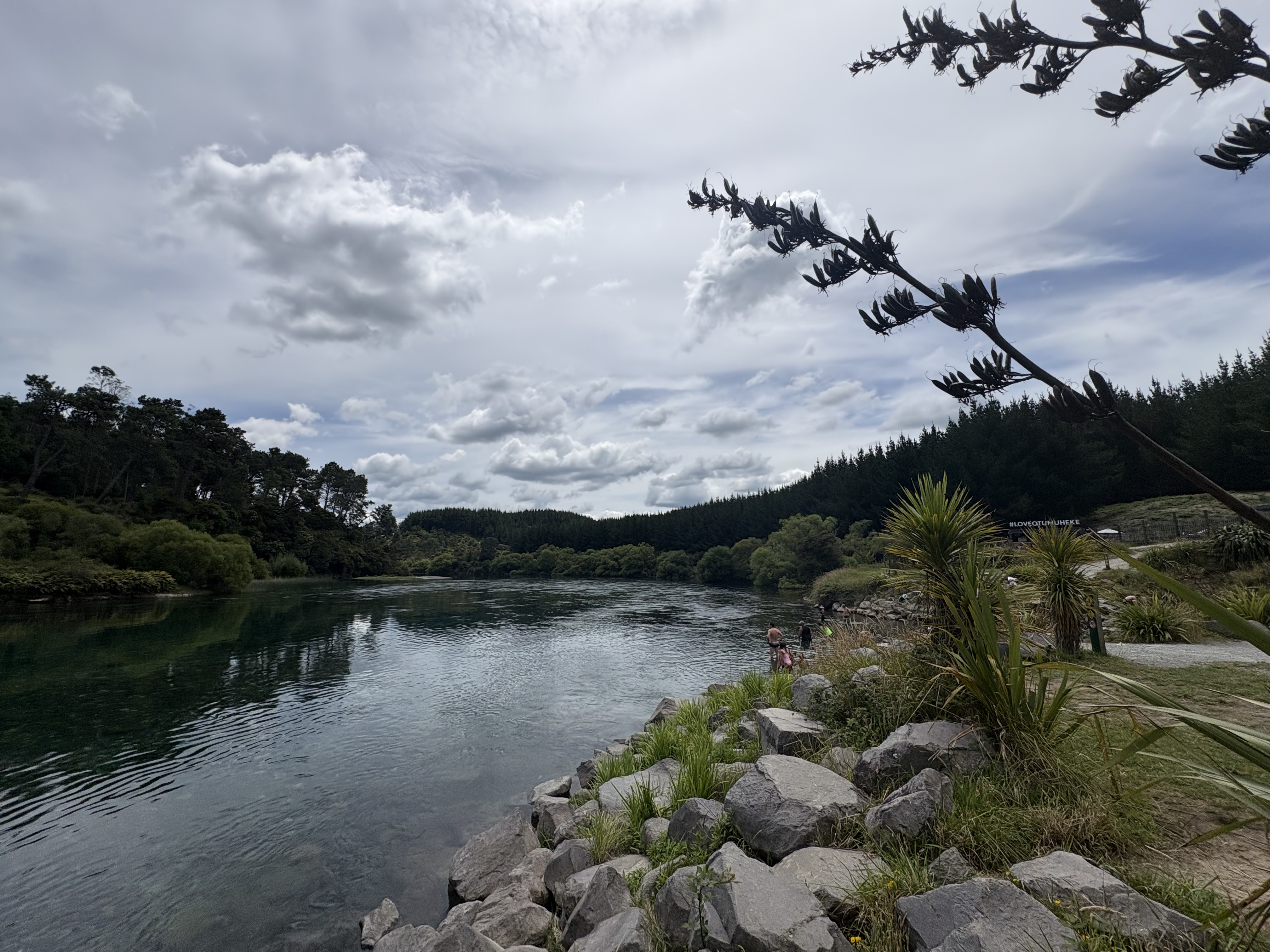 Taupō — Taupo utumuheke stream 3